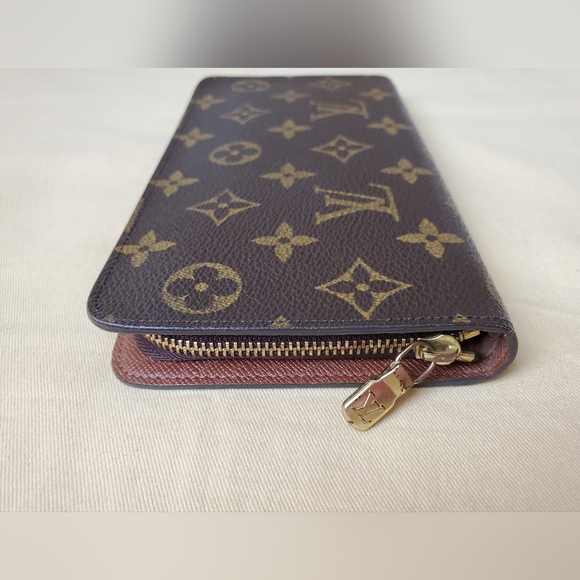 Louis Vuitton Monogram Zippy Wallet - Picture 3 of 16